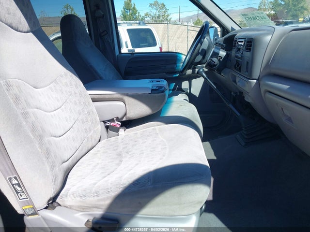 44738357 :رقم المزاد ، 1FTSW31F6YEA20294 vin ، 2000 Ford F-350 Lariat/xl/xlt مزاد بيع