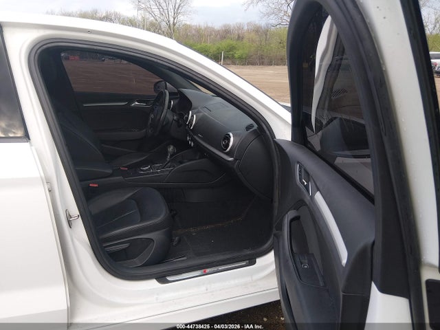 44738425 :رقم المزاد ، WAUB8GFF1G1106531 vin ، 2016 Audi A3 2.0t Premium مزاد بيع