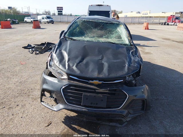 3GNCJKSB8LL113682 Chevrolet Trax Fwd Ls