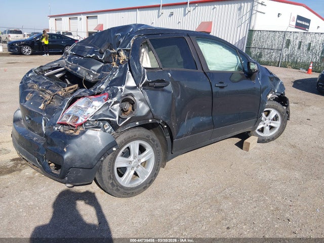 3GNCJKSB8LL113682 Chevrolet Trax Fwd Ls