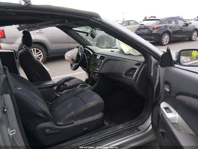 2014 CHRYSLER 200 1C3BCBEGXEN107461 Photo 4