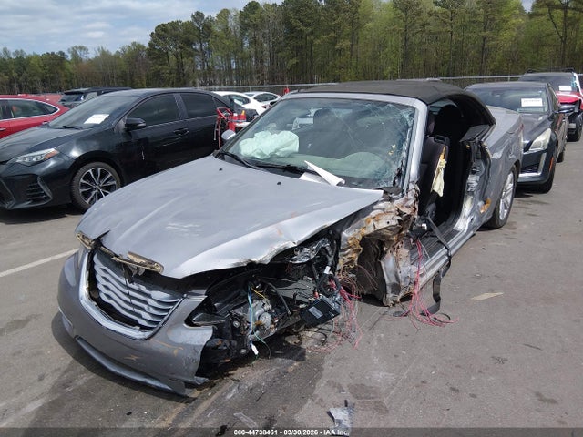 2014 CHRYSLER 200 1C3BCBEGXEN107461 Photo 5