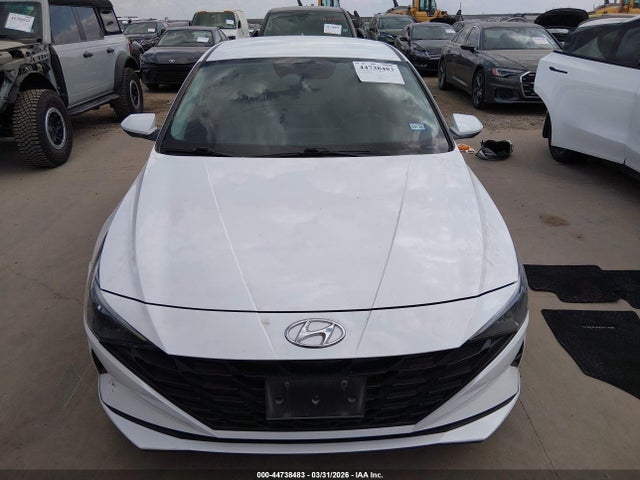 Продажа на аукционе авто 2022 Hyundai Elantra Sel, vin: 5NPLM4AGXNH068627, номер лота: 44738483