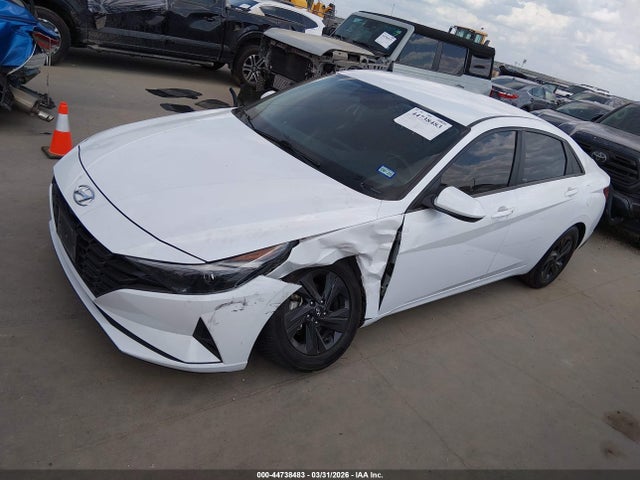 Продажа на аукционе авто 2022 Hyundai Elantra Sel, vin: 5NPLM4AGXNH068627, номер лота: 44738483
