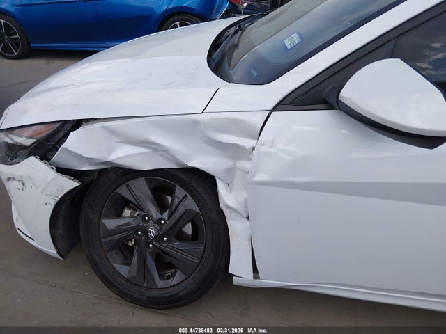 Продажа на аукционе авто 2022 Hyundai Elantra Sel, vin: 5NPLM4AGXNH068627, номер лота: 44738483