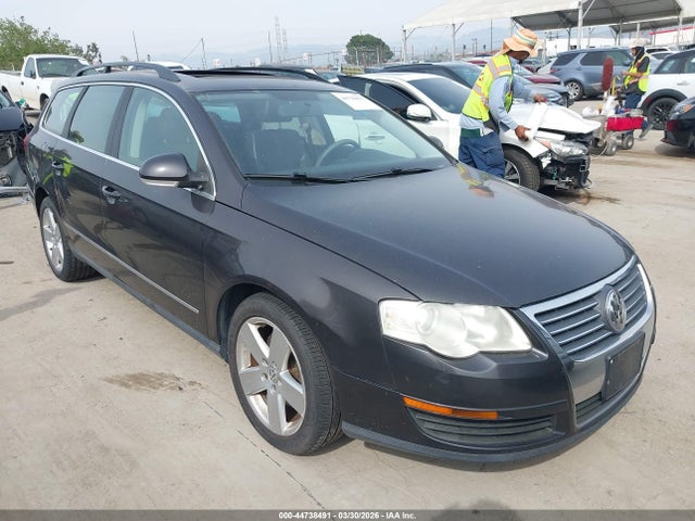 2008 VOLKSWAGEN PASSAT WVWLK73C88E056806