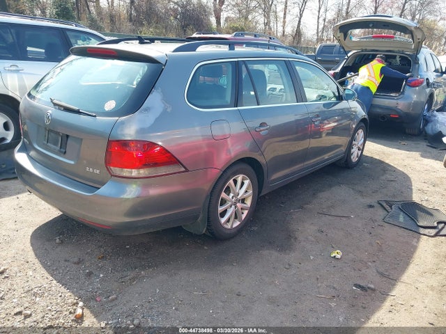 Продаж на аукціоні авто 2010 Volkswagen Jetta Se, vin: 3VWTZ7AJ2AM675167, номер лоту: 44738498