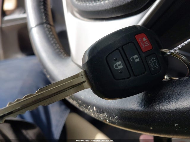 Toyota Rav4 Xle 2016 JTMWFREV4GJ081994 Image 11