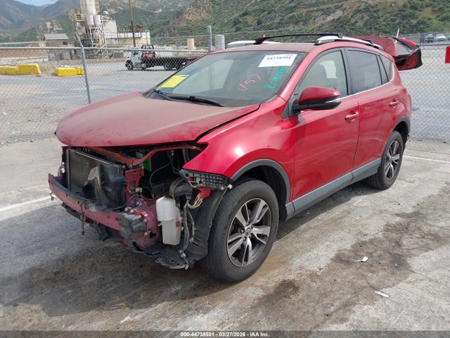 Toyota Rav4 Xle 2016 JTMWFREV4GJ081994 Image 2