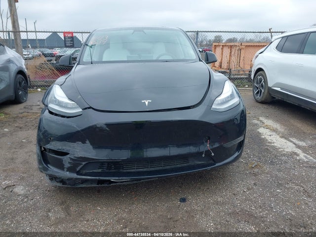 Продажа на аукционе авто 2022 Tesla Model Y Long Range Dual Motor All-wheel Drive, vin: 7SAYGAEE6NF315261, номер лота: 44738534