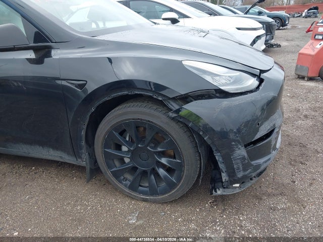 Продажа на аукционе авто 2022 Tesla Model Y Long Range Dual Motor All-wheel Drive, vin: 7SAYGAEE6NF315261, номер лота: 44738534