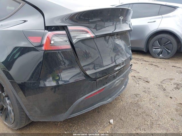 Продажа на аукционе авто 2022 Tesla Model Y Long Range Dual Motor All-wheel Drive, vin: 7SAYGAEE6NF315261, номер лота: 44738534
