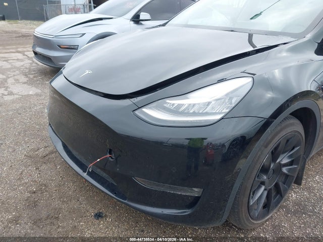Продажа на аукционе авто 2022 Tesla Model Y Long Range Dual Motor All-wheel Drive, vin: 7SAYGAEE6NF315261, номер лота: 44738534