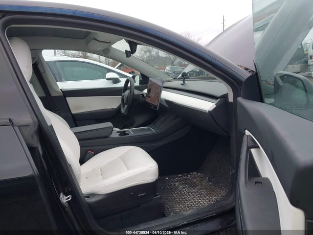 Продажа на аукционе авто 2022 Tesla Model Y Long Range Dual Motor All-wheel Drive, vin: 7SAYGAEE6NF315261, номер лота: 44738534
