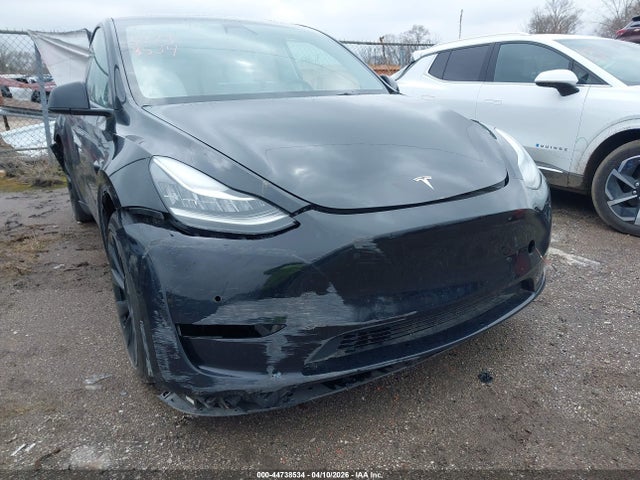 Продажа на аукционе авто 2022 Tesla Model Y Long Range Dual Motor All-wheel Drive, vin: 7SAYGAEE6NF315261, номер лота: 44738534