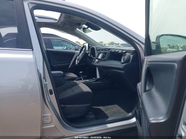 Продаж на аукціоні авто 2018 Toyota Rav4 Xle, vin: JTMWFREV0JJ201149, номер лоту: 44738541