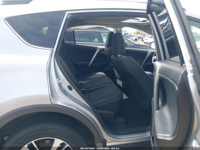 Продаж на аукціоні авто 2018 Toyota Rav4 Xle, vin: JTMWFREV0JJ201149, номер лоту: 44738541