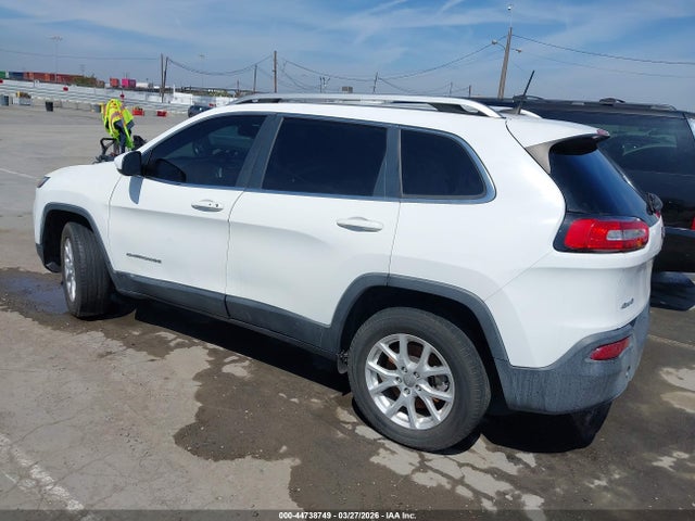 2018 JEEP CHEROKEE 1C4PJMLB2JD567644 Photo 2