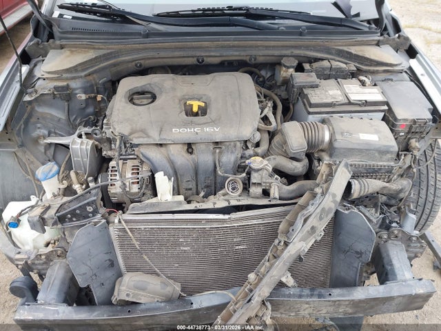 KMHD74LF0JU630403 Hyundai ELANTRA SE