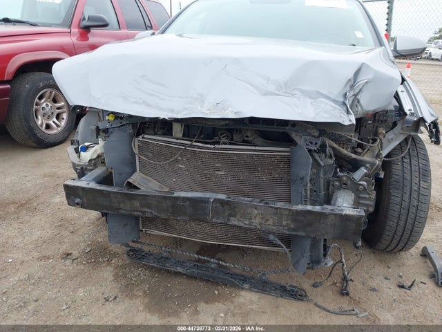 KMHD74LF0JU630403 Hyundai ELANTRA SE
