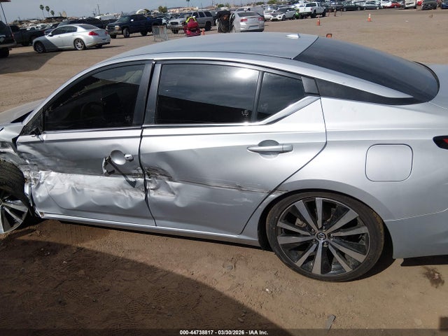 2020 Nissan Altima Sr Fwd მანქანა იყიდება აუქციონზე, vin: 1N4BL4CV8LC132222, აუქციონის ნომერი: 44738817