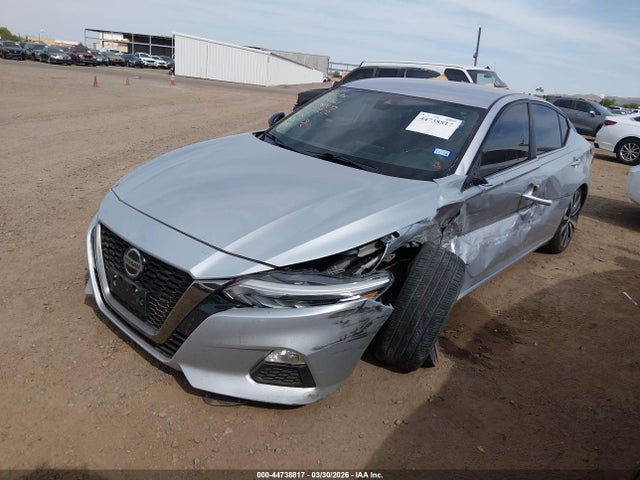 2020 Nissan Altima Sr Fwd მანქანა იყიდება აუქციონზე, vin: 1N4BL4CV8LC132222, აუქციონის ნომერი: 44738817