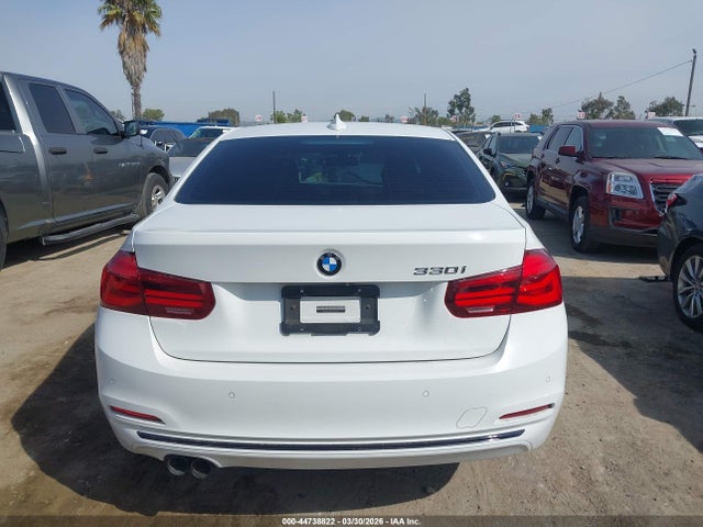 WBA8B9G5XJNU96719 BMW 330I