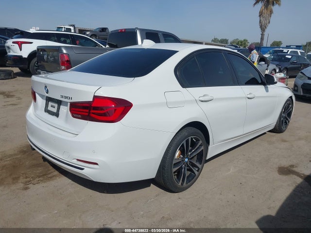 WBA8B9G5XJNU96719 BMW 330I