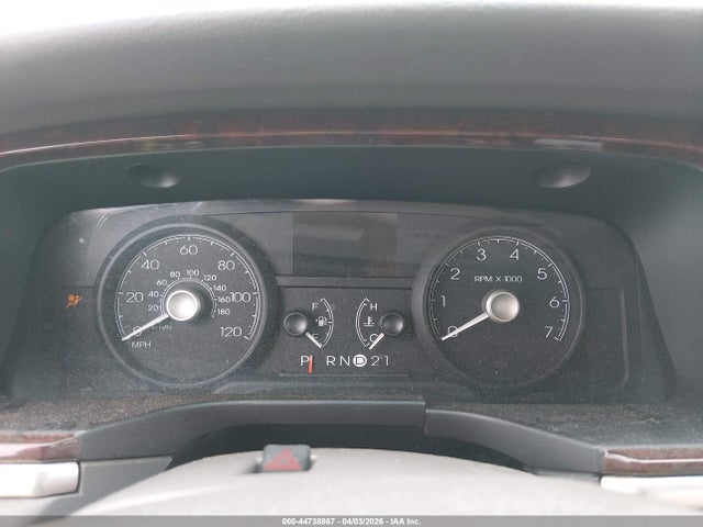 Продажа на аукционе авто 2006 Lincoln Town Car Designer Series, vin: 1LNHM83W96Y609471, номер лота: 44738867
