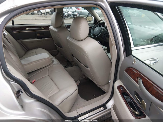 Продажа на аукционе авто 2006 Lincoln Town Car Designer Series, vin: 1LNHM83W96Y609471, номер лота: 44738867