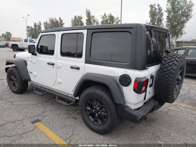 2018 JEEP WRANGLER UNLIMITED 1C4HJXDG3JW227858 Photo 2