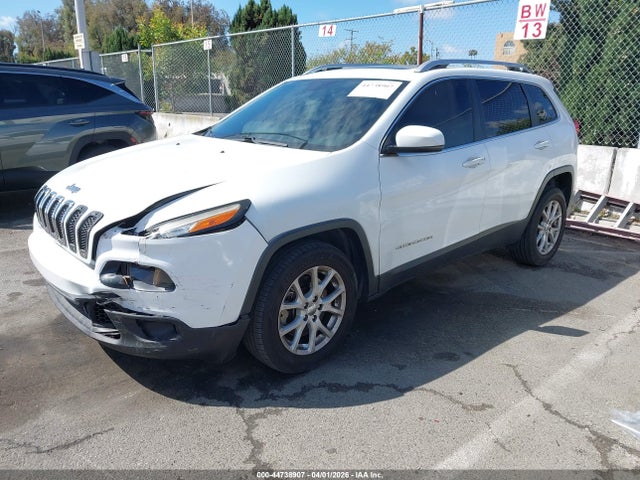1C4PJLCS3GW336940 Jeep Cherokee Latitude