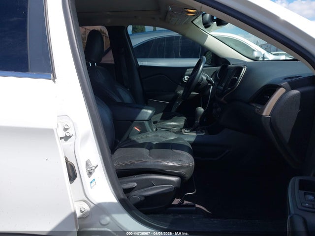 1C4PJLCS3GW336940 Jeep Cherokee Latitude