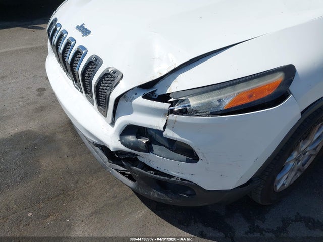 1C4PJLCS3GW336940 Jeep Cherokee Latitude