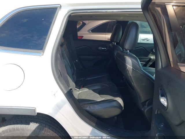1C4PJLCS3GW336940 Jeep Cherokee Latitude