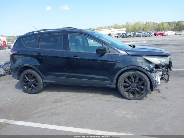 Продаж на аукціоні авто 2017 Ford Escape Se, vin: 1FMCU0GD1HUA37598, номер лоту: 44738925