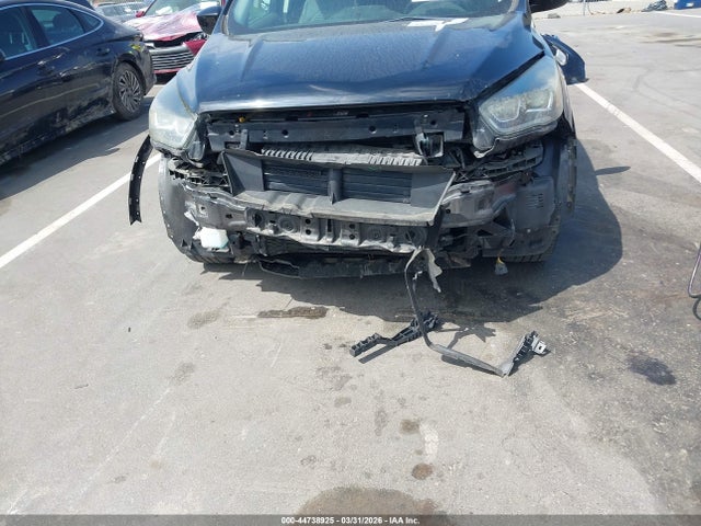 Продаж на аукціоні авто 2017 Ford Escape Se, vin: 1FMCU0GD1HUA37598, номер лоту: 44738925