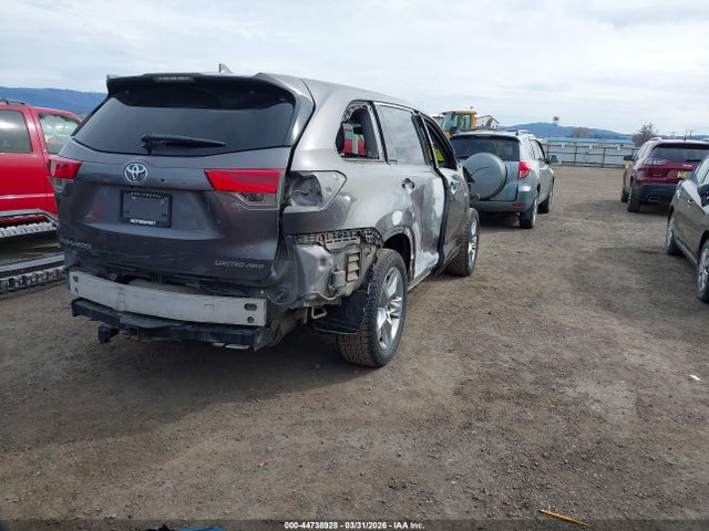 5TDDZRFH6JS488877 Toyota Highlander Limited