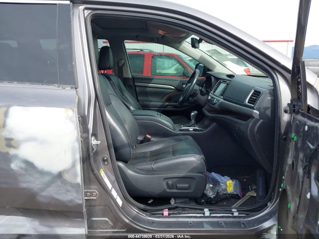 5TDDZRFH6JS488877 Toyota Highlander Limited