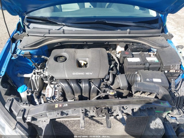 5NPD84LF8HH001977 Hyundai ELANTRA SE