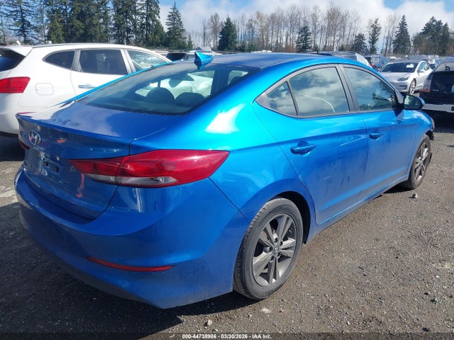 5NPD84LF8HH001977 Hyundai ELANTRA SE