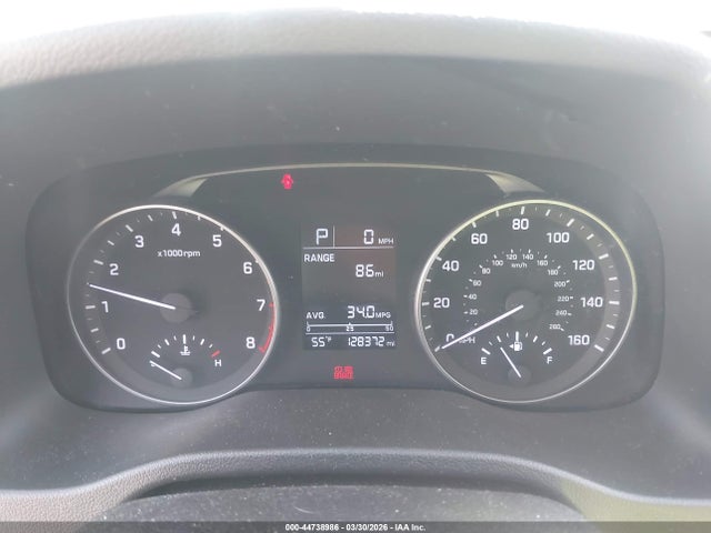 5NPD84LF8HH001977 Hyundai ELANTRA SE