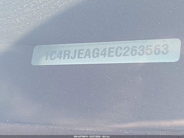 1C4RJEAG4EC263563 Jeep Grand Cherokee Laredo