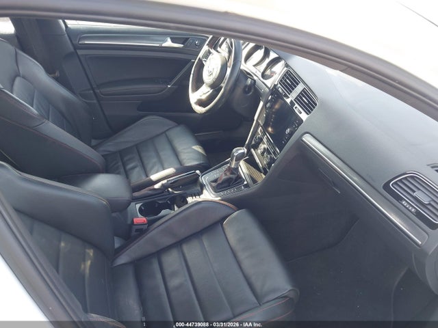 Продажа на аукционе авто 2018 Volkswagen Golf Gti 2.0t Autobahn/2.0t S/2.0t Se, vin: 3VW447AU3JM268472, номер лота: 44739088