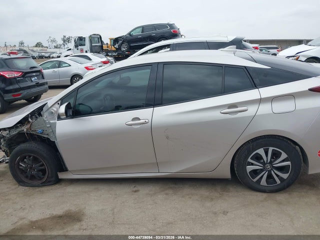 JTDKARFP5H3049817 Toyota Prius Prime Premium