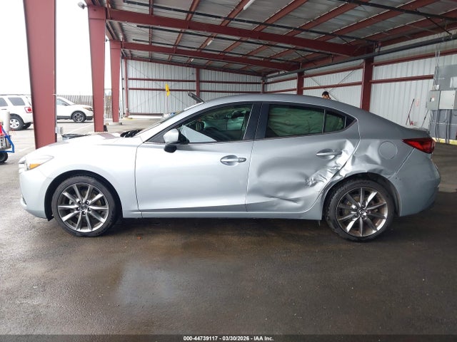 3MZBN1V35JM201908 Mazda Mazda3 Touring