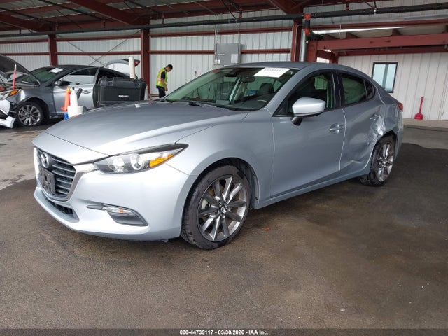 3MZBN1V35JM201908 Mazda Mazda3 Touring