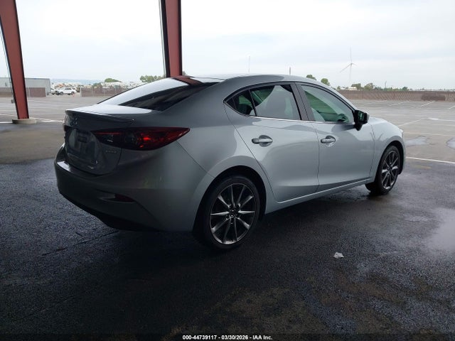 3MZBN1V35JM201908 Mazda Mazda3 Touring