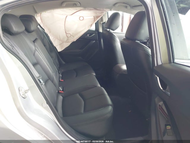 3MZBN1V35JM201908 Mazda Mazda3 Touring