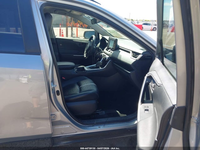 Toyota RAV4 LE 2019 JTMF1RFV4KD034386 Image 5